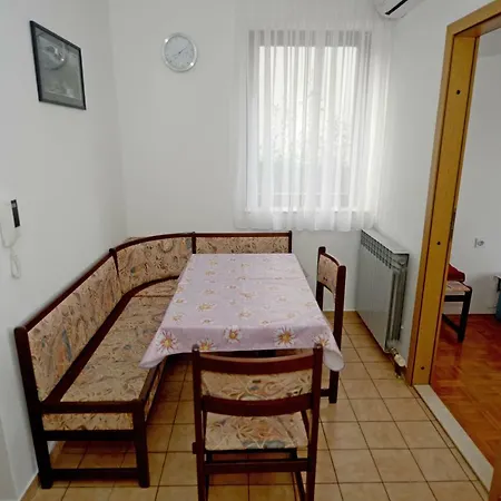 Bozena Apartment *